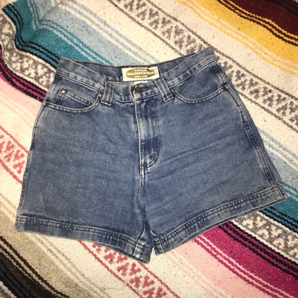 VENUS BULLHEAD HIGH WAISTED SHORTS